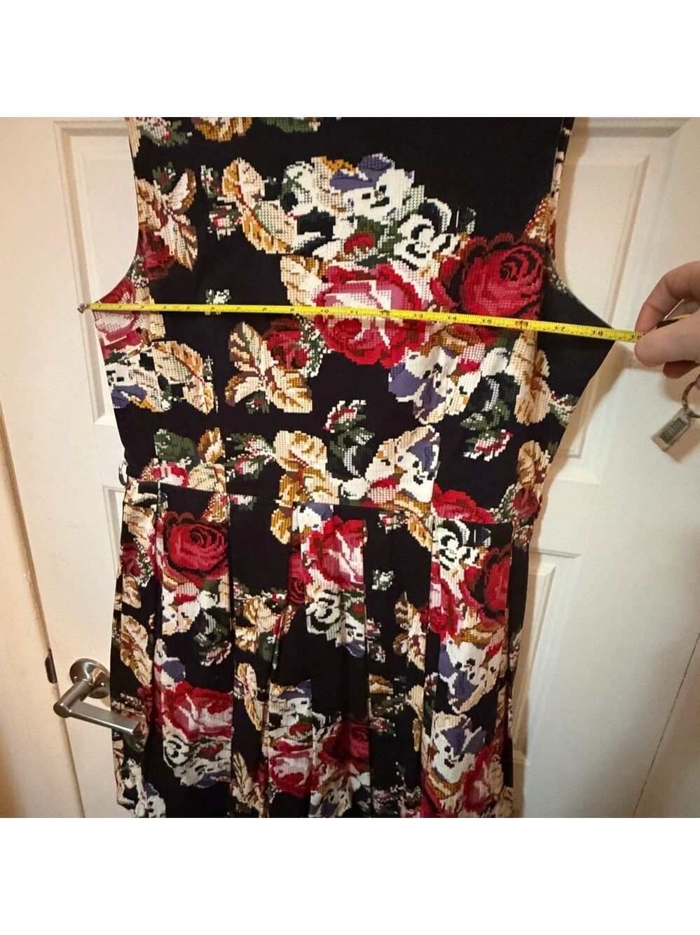 Suzy Shier Floral Pleated Dress – Size L – Sleeveless A Line - Picture 10 of 13